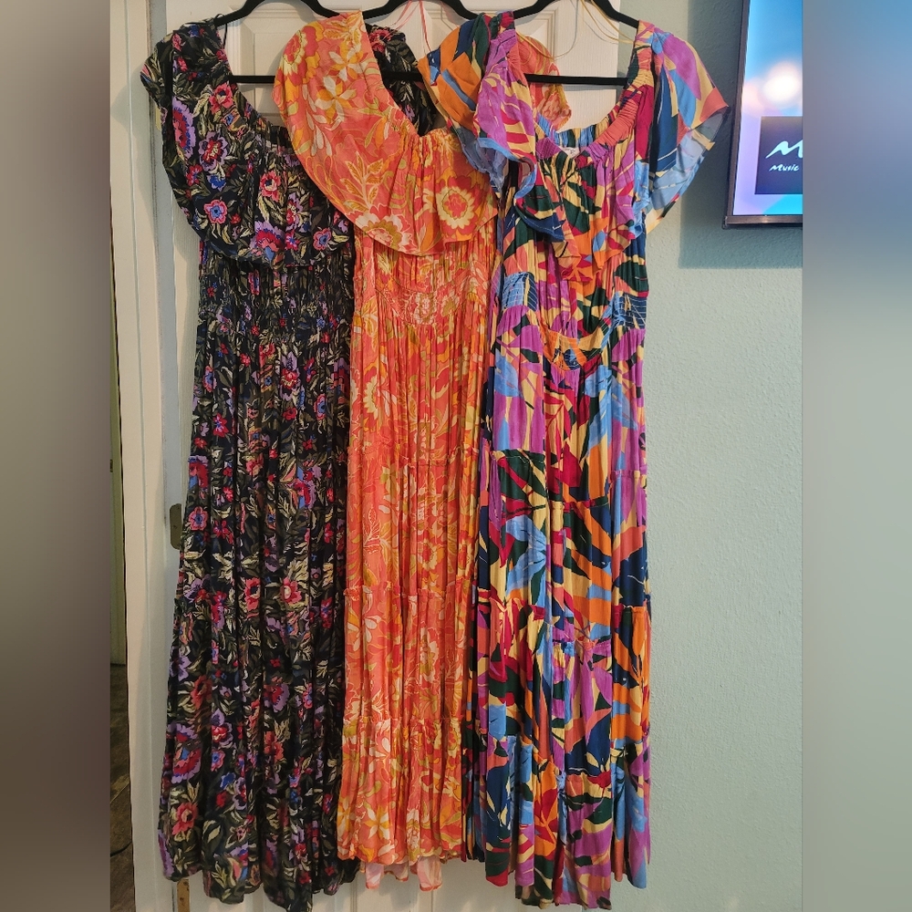 Women's Off-Shoulder Floral Crepe Dress
